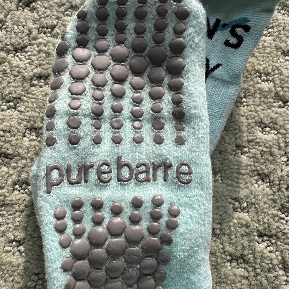 Pure Barre 4 Pairs Sticky Grip Ankle Socks M/L - Picture 8 of 9
